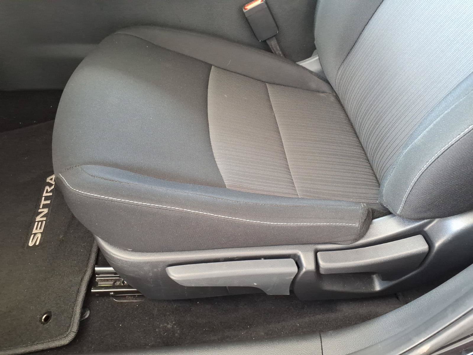 Used 2025 Nissan Sentra SV FWD image 6