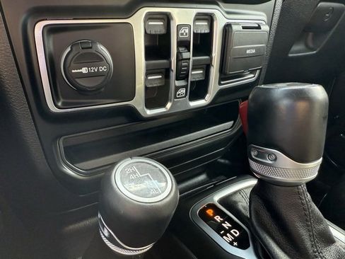 Used 2021 Jeep Wrangler Unlimited Sahara image 24