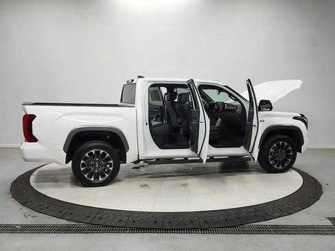 Used 2025 Toyota Tundra Limited AWD/4WD image 16