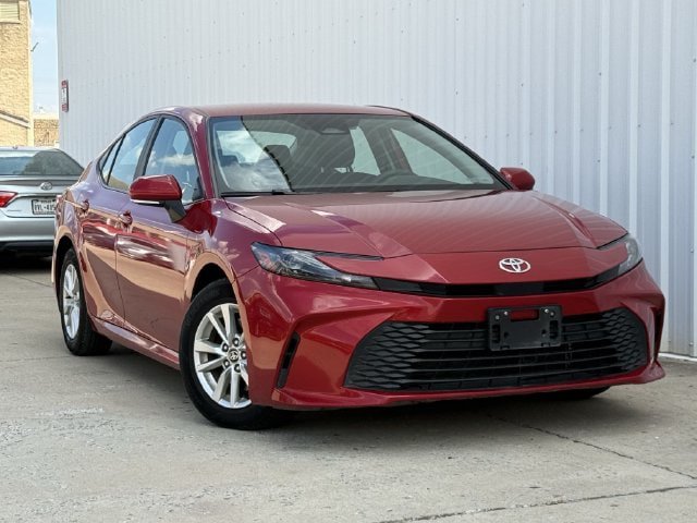 Used 2025 Toyota Camry LE FWD image 2