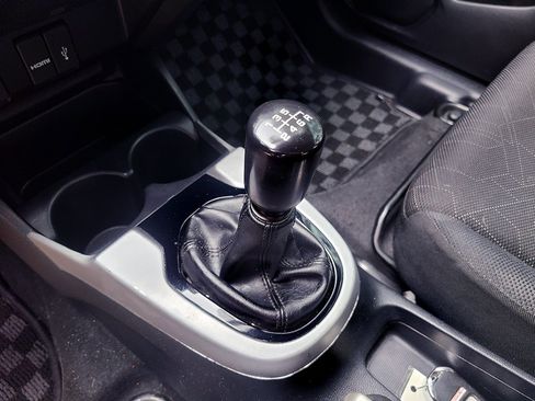 Used 2015 Honda Fit EX image 39