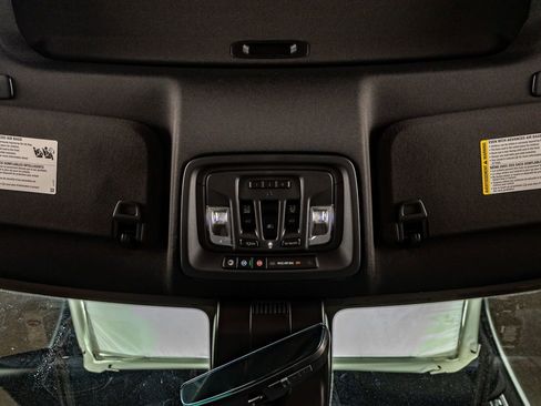 Used 2025 GMC Sierra 2500 AT4 w/ AT4 Premium Plus Package image 28