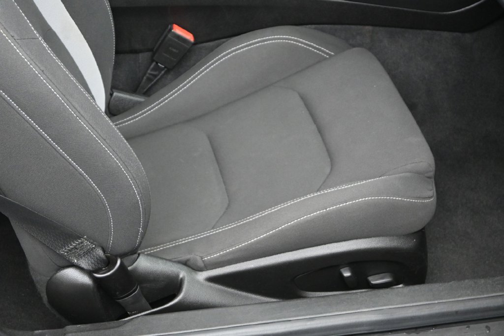 Used 2023 Chevrolet Camaro LT RWD image 11