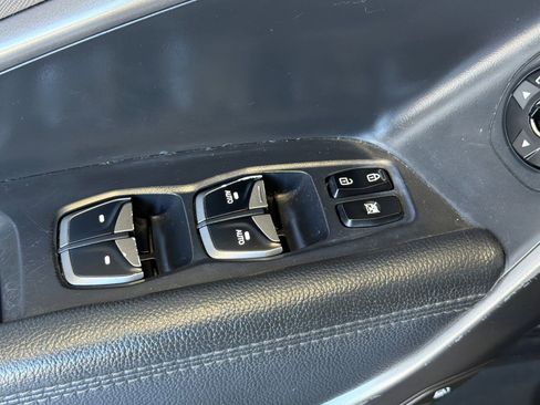 Used 2017 Hyundai Santa Fe Sport FWD image 13