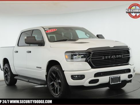 Used 2023 RAM 1500 Laramie AWD/4WD image 1