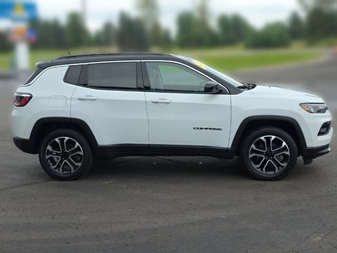 Used 2022 Jeep Compass Limited w/ Sun and Sound Group AWD/4WD image 6