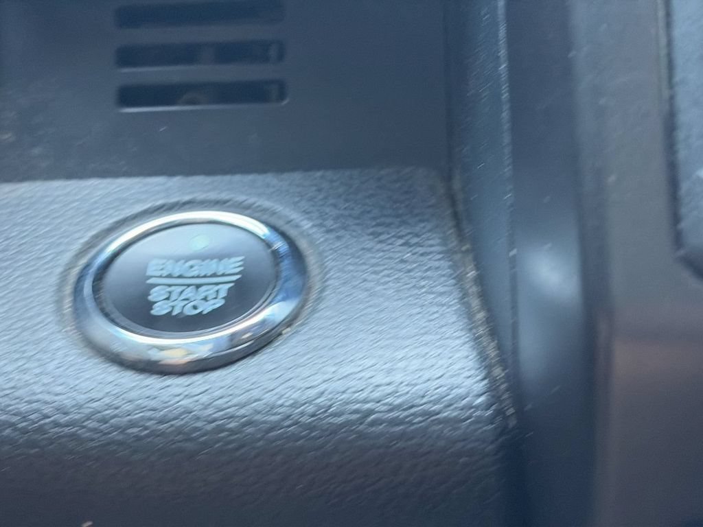 Used 2020 Chevrolet Equinox LT FWD image 27