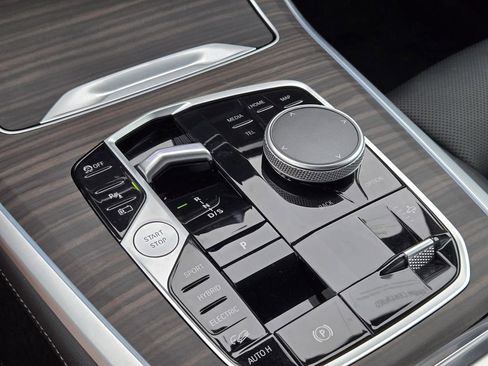 Certified 2025 BMW X5 xDrive50e w/ Parking Assistance Package image 21