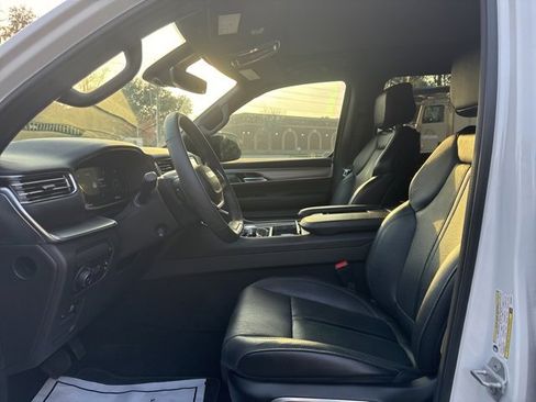 Used 2023 Jeep Wagoneer Series II image 13