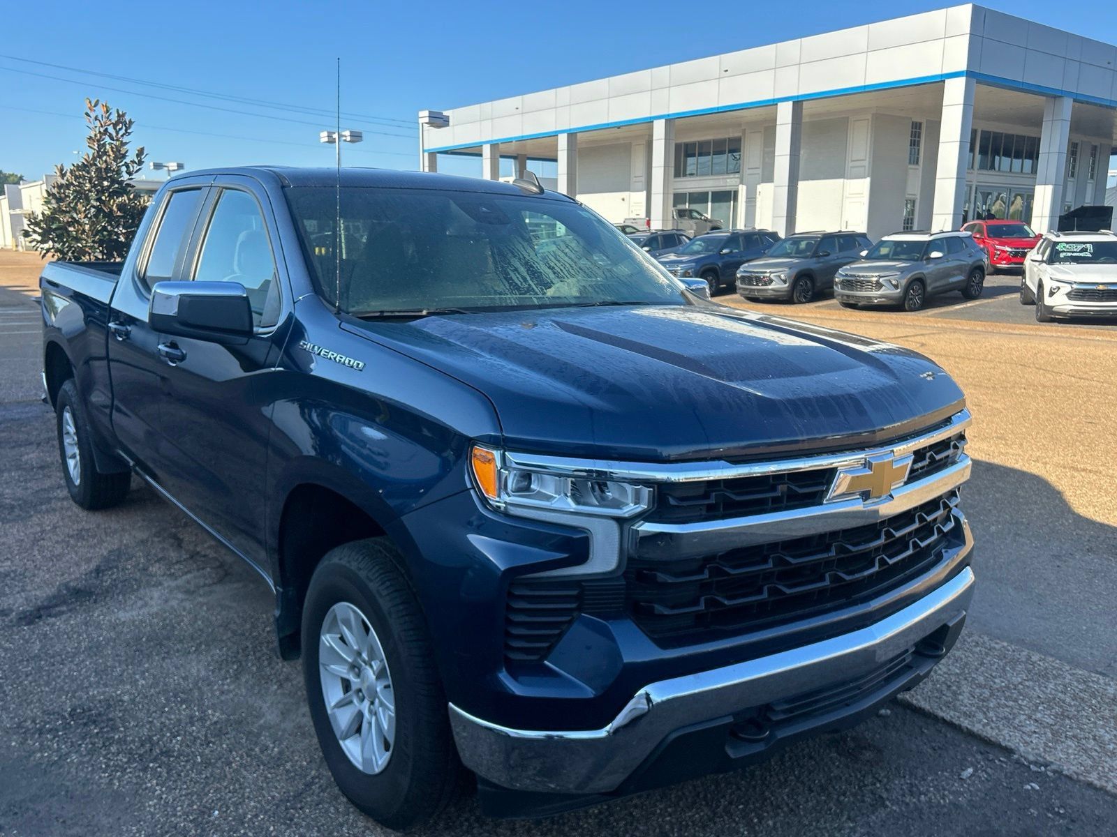 Used 2022 Chevrolet Silverado 1500 LT w/ Convenience Package II AWD/4WD image 33