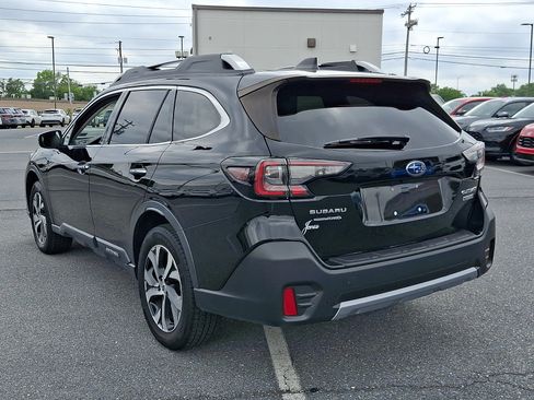 Used 2022 Subaru Outback Touring AWD/4WD image 4