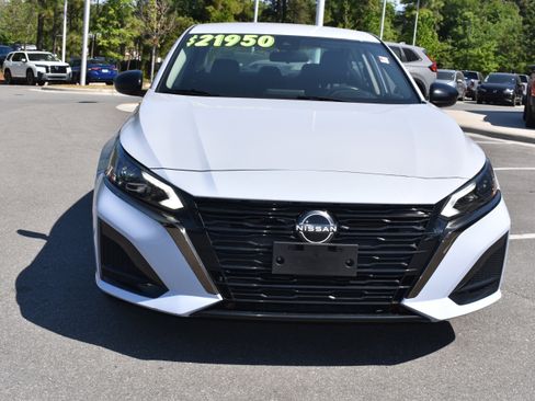 Used 2024 Nissan Altima 2.5 SR FWD image 4