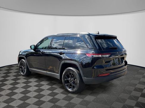 Certified 2024 Jeep Grand Cherokee Altitude AWD/4WD image 5