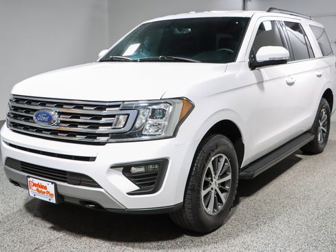 Used 2019 Ford Expedition XLT w/ Equipment Group 201A AWD/4WD image 33