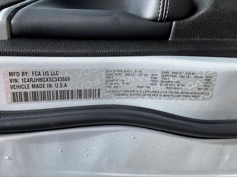 New 2025 Jeep Grand Cherokee Limited w/ Trailer Tow Package image 13