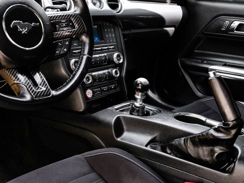 Used 2017 Ford Mustang GT w/ GT Performance Package image 31