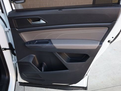 Used 2021 Volkswagen Atlas SE image 20