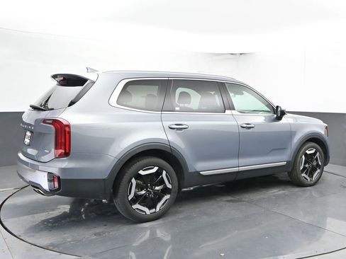 Used 2025 Kia Telluride S image 11