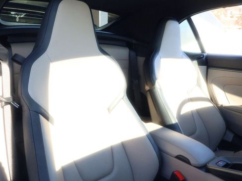 Certified 2025 Porsche 911 Carrera image 24