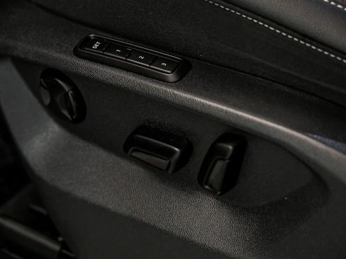 Used 2022 Volkswagen Atlas Cross Sport SEL Premium R-Line image 16