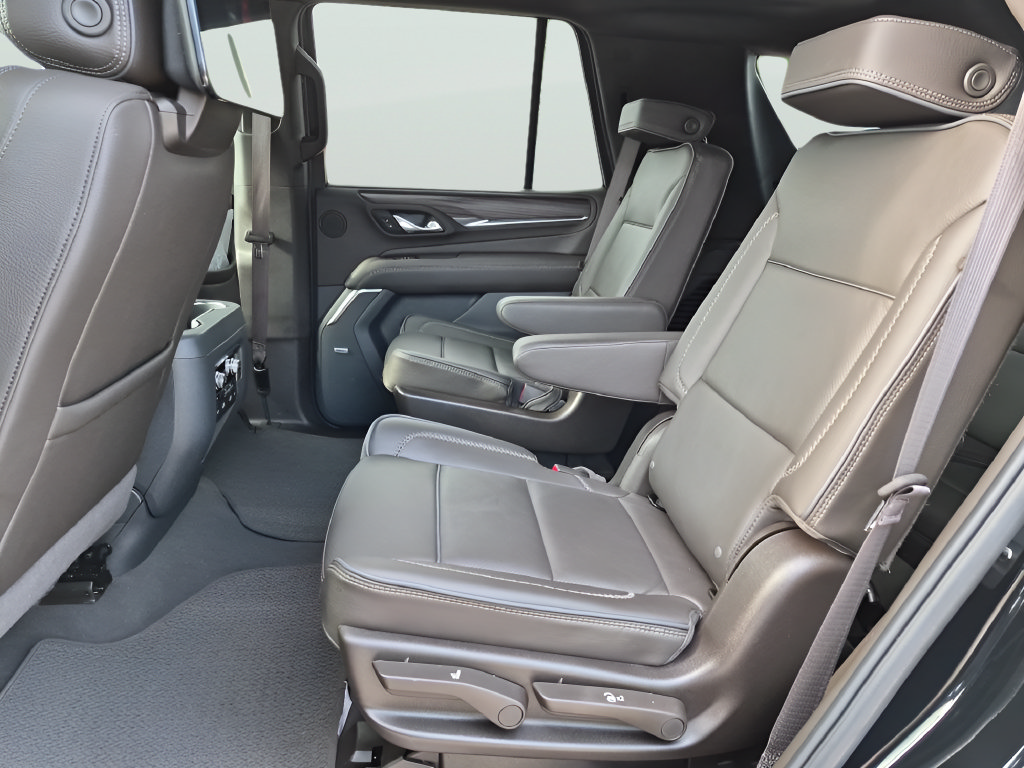 Used 2024 GMC Yukon Denali w/ Advanced Technology Package AWD/4WD image 33