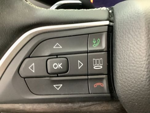 Used 2023 Jeep Grand Cherokee L Limited image 16