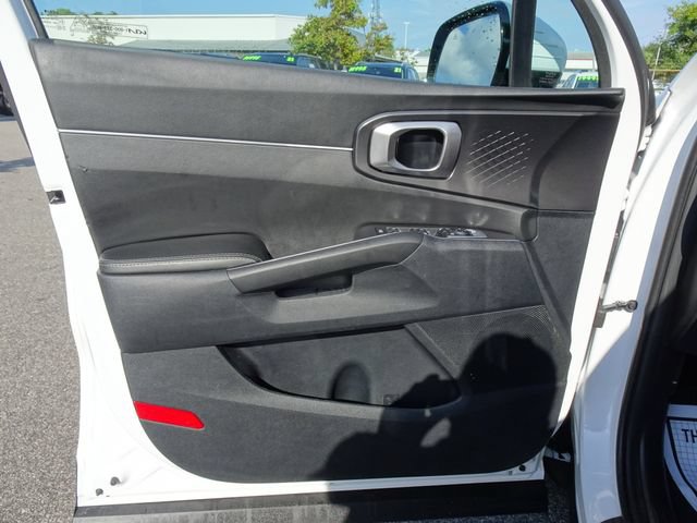 Used 2023 Kia Sorento LX FWD image 12
