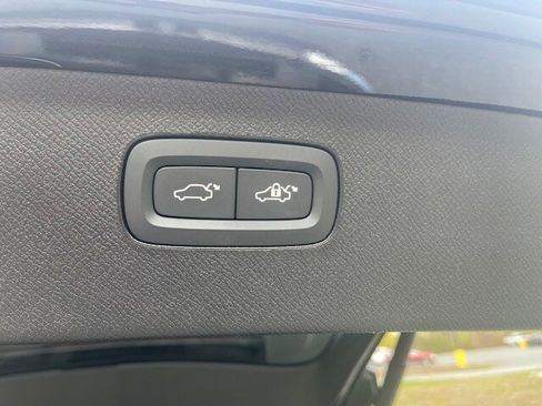 Used 2025 Volvo XC90 B6 Plus AWD/4WD image 9