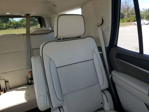 Used 2021 GMC Yukon Denali w/ Denali Premium Package image 14