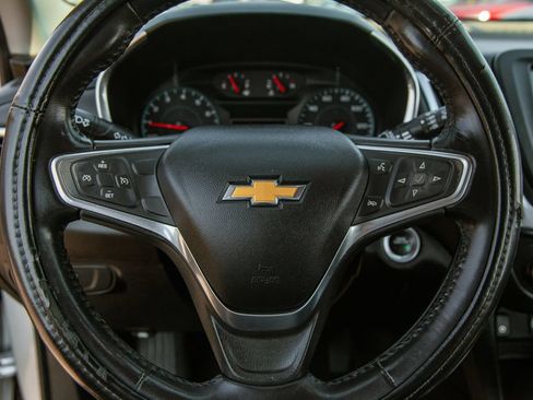 Used 2018 Chevrolet Equinox LT FWD image 15