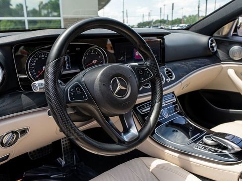 Used 2017 Mercedes-Benz E 300 image 32