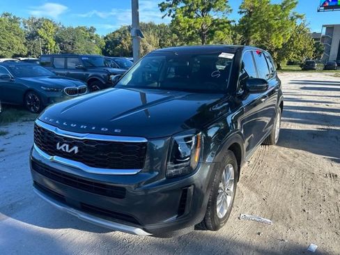 Used 2022 Kia Telluride LX FWD image 2