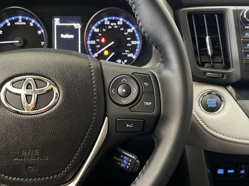 Used 2018 Toyota RAV4 XLE image 29