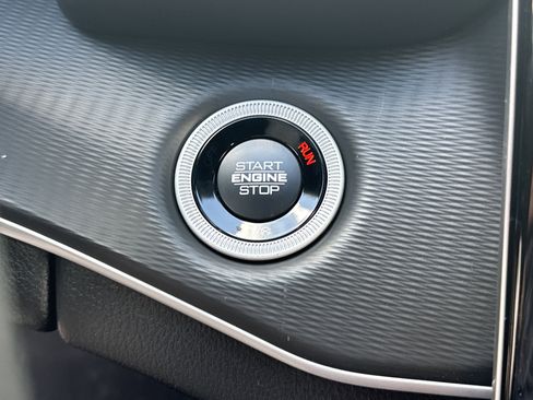 New 2026 Jeep Grand Cherokee L Laredo image 23