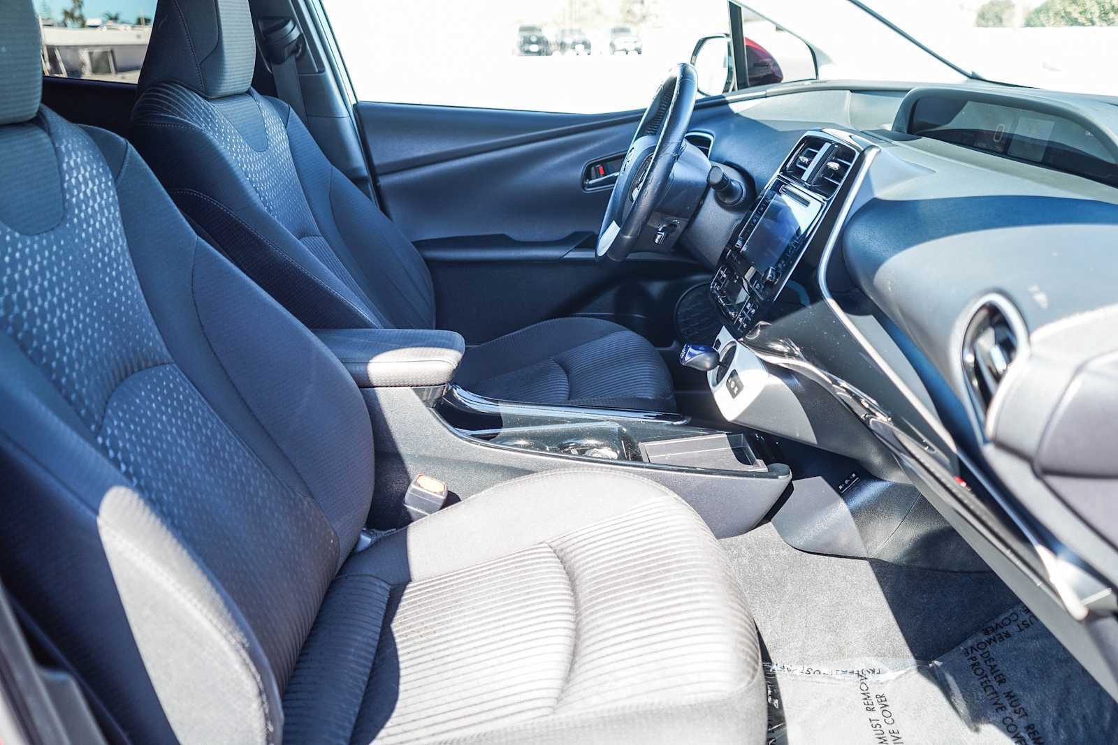 Used 2017 Toyota Prius Prime Plus w/ Carpet Mat Package FWD image 19