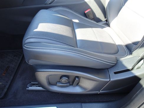 Certified 2024 Jaguar E-PACE R-Dynamic SE AWD/4WD image 13