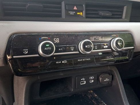 Used 2023 Honda Pilot LX image 17