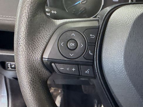 Used 2021 Toyota RAV4 LE image 14