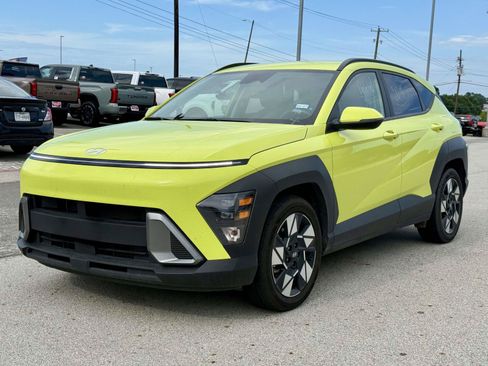 Used 2024 Hyundai Kona SEL FWD image 2