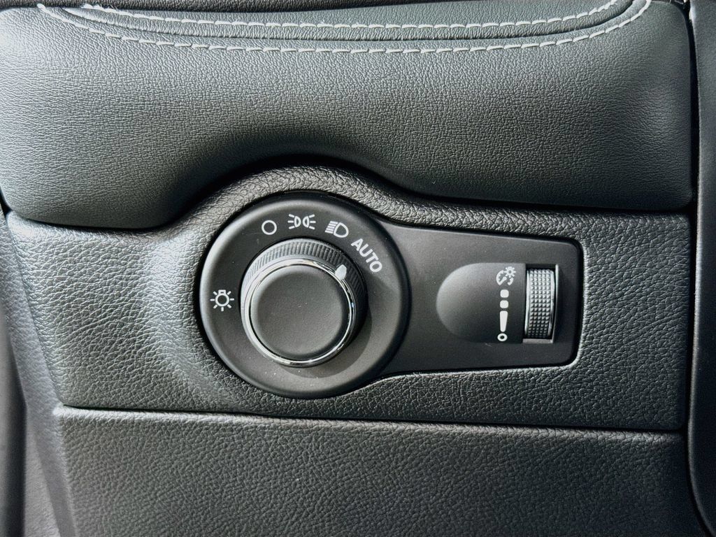 Used 2024 Dodge Durango SRT AWD/4WD image 21