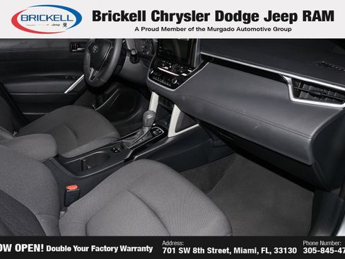 Used 2024 Toyota Corolla Cross LE w/ Moonroof Package FWD image 6