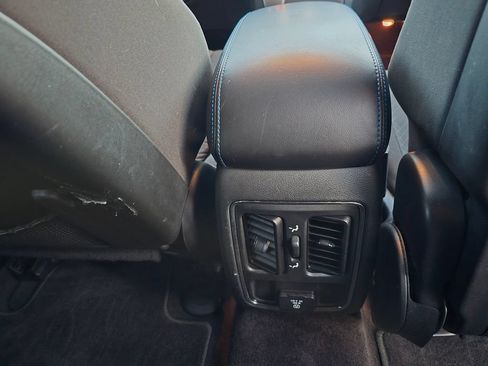 Certified 2018 Jeep Grand Cherokee Laredo AWD/4WD image 34