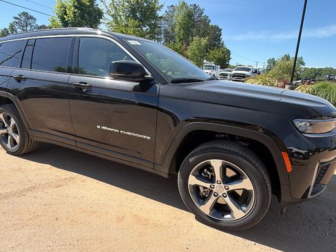 New 2026 Jeep Grand Cherokee L Limited AWD/4WD image 5