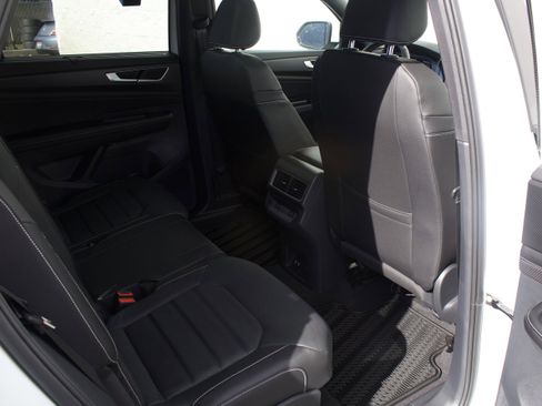 New 2026 Volkswagen Atlas Cross Sport SEL image 34