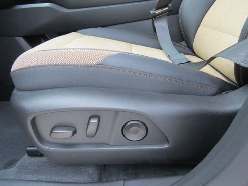 New 2026 Chevrolet Equinox ACTIV FWD image 13
