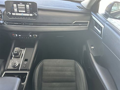 Used 2024 Mitsubishi Outlander SE image 39