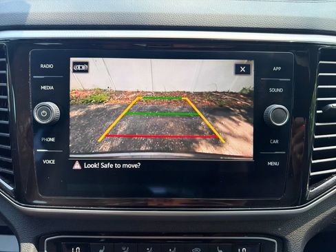Used 2022 Volkswagen Atlas Cross Sport SE AWD/4WD image 19