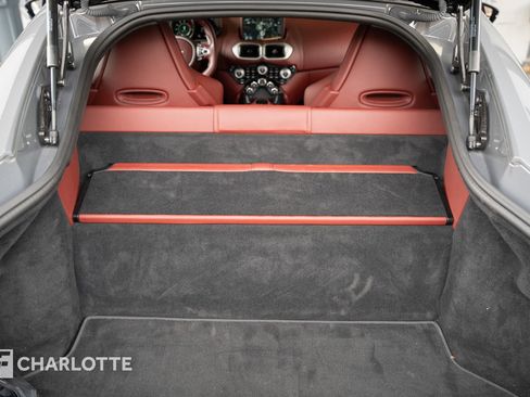 Used 2020 Aston Martin V8 Vantage Coupe image 33