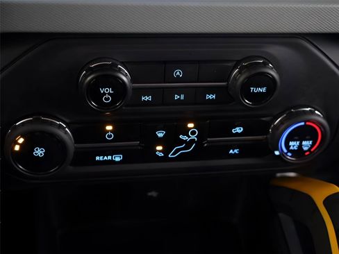 Used 2023 Ford Bronco Badlands AWD/4WD image 40