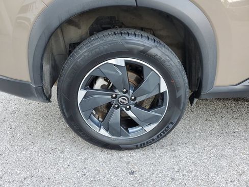 Certified 2025 Nissan Rogue SV AWD/4WD image 5